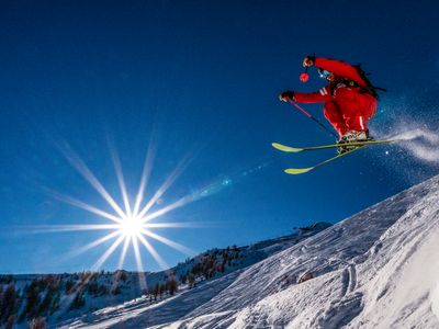 Adult ski lessons and off-piste skiing with the ski school - Les 3 Vallées