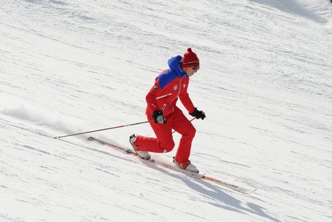 Apprentissage du télémark à Courchevel par un moniteur ESF en cours privé