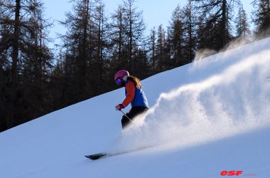 Élève en compétition de ski à La Colmiane