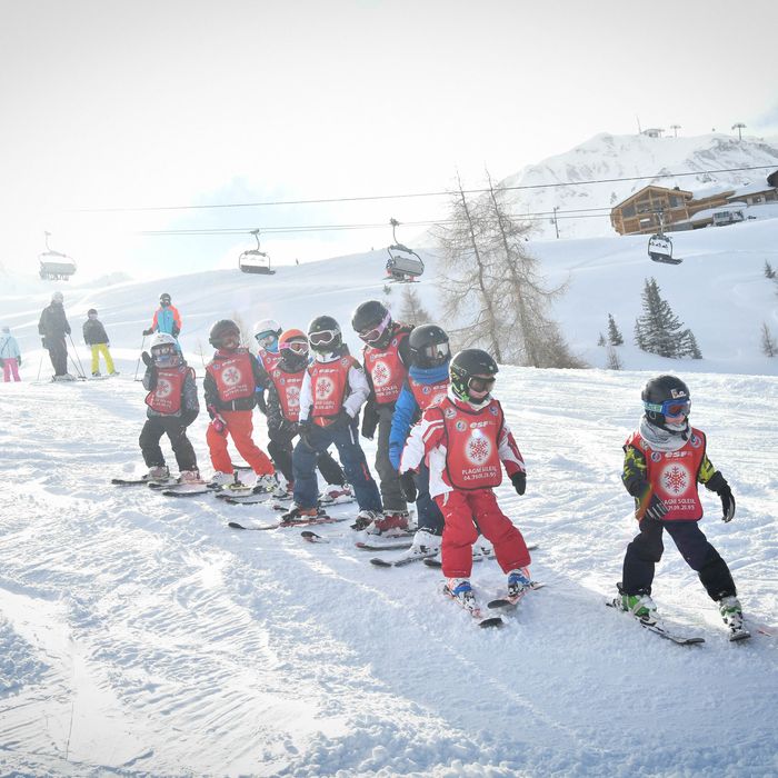 Cours de ski enfant, forfait & matériel compris - 5/6J - Akila Voyages