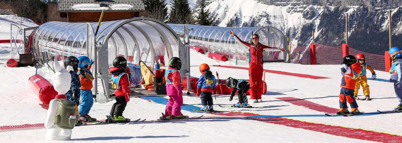 Club Piou Piou Ski 1ères glisses de 3 à 4 ans - esf Les Carroz