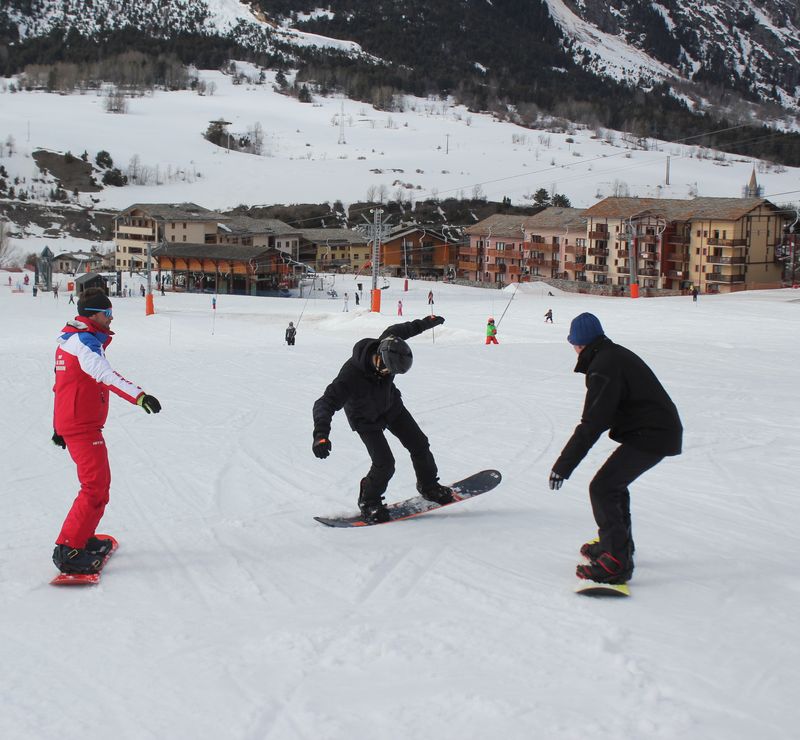 Snowboard lessons Small groups esf Termignon