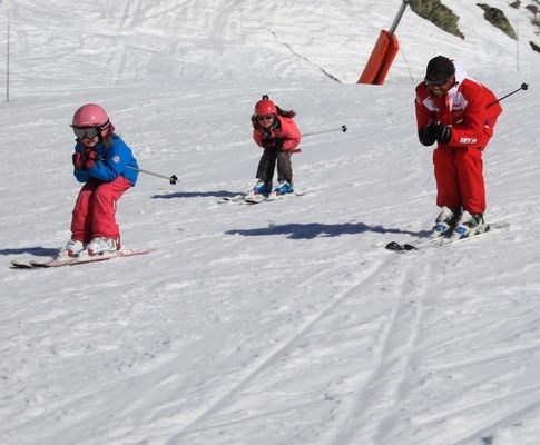 Cours de ski découverte Je n'ai jamais skié je m'inscris en Ourson - esf  Pra Loup