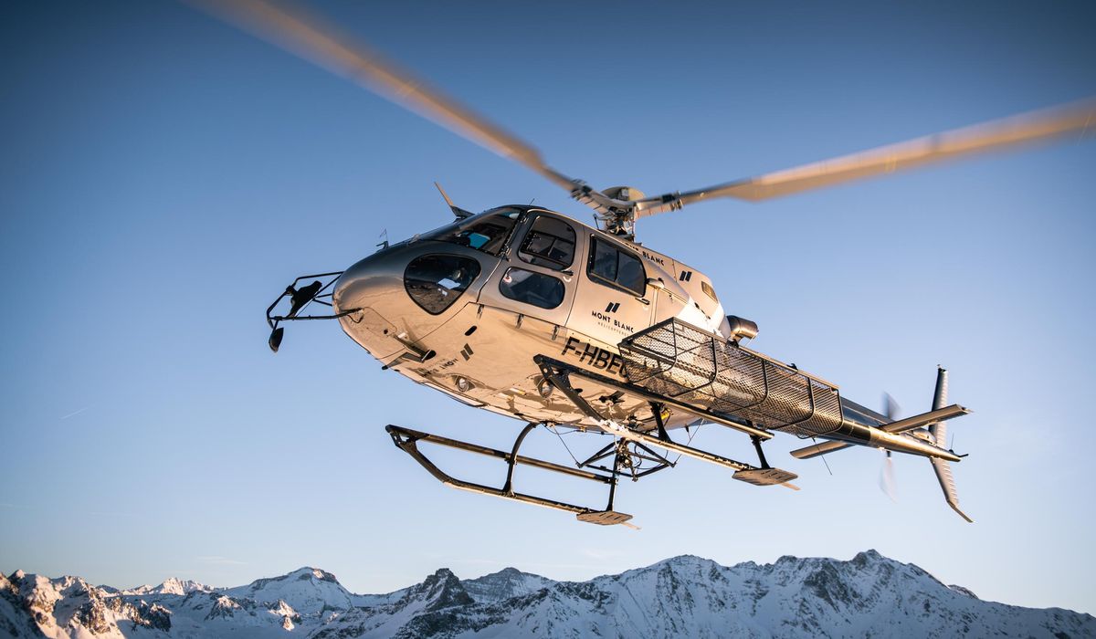 Hélicoptère à Val Thorens : Vol inoubliable en montagne