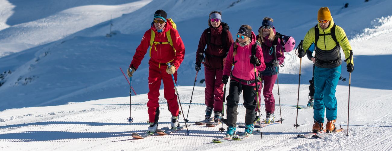 Les Adultes Explore Val Thorens Avec Le Cours Hors Piste